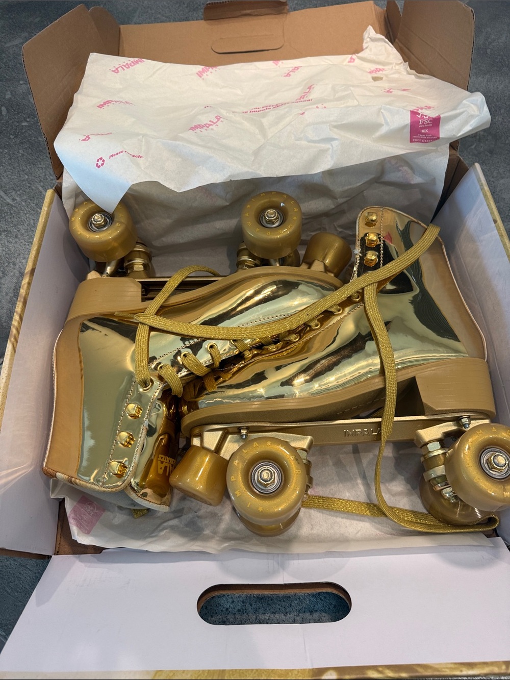 Gold Marble Gift Box - Picture 3 of 4